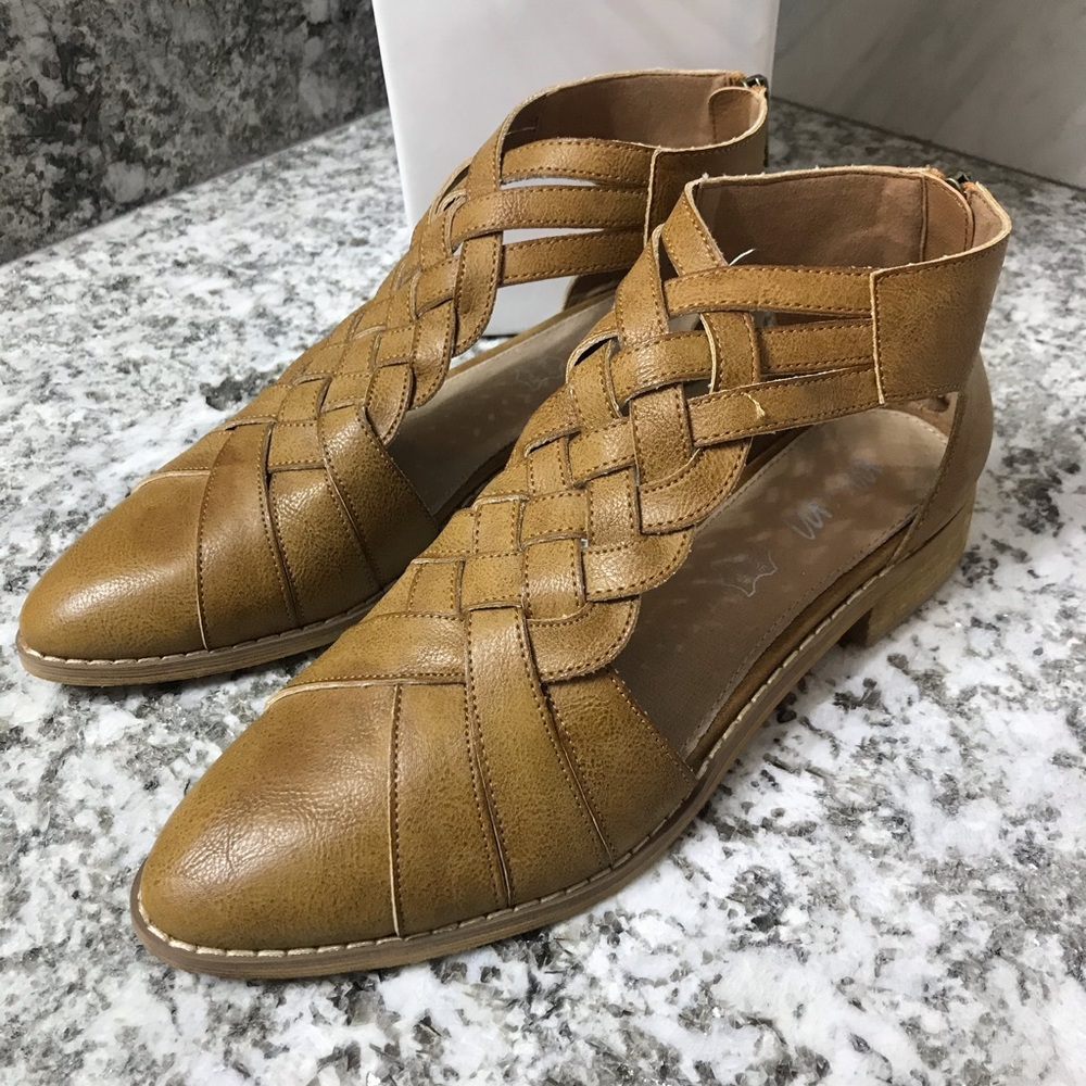 Mi.iM Roosevelt Braided Pointed Toe Flats